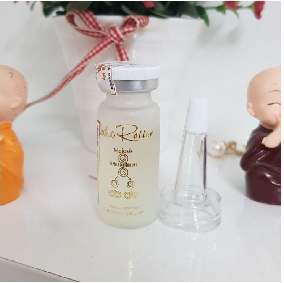 Ảnh MT27b với Serum Trị Mụn Ekseption Medic Roller thể hiện một giải pháp trị mụn hiệu quả, giúp da trở nên sáng mịn và tinh tế.