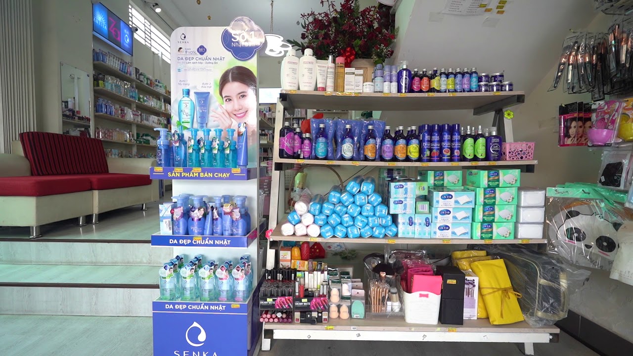 Bức ảnh này minh họa một shop mỹ phẩm tại cần thơ với khả năng mua mỹ phẩm online ở đâu tốt cần thơ, cung cấp dải sản phẩm mỹ phẩm giá sỉ cần thơt đạt chuẩn, khẳng định uy tín trong mỹ phẩm tại cần thơ và được công nhận là địa chỉ mỹ phẩm xách tay uy tín trong khu vực.