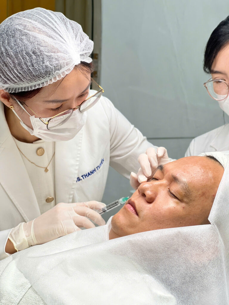 Với phương pháp tiêm meso Vĩnh Long hiện đại, các chuyên gia tại thẩm mỹ viện Vĩnh Long đảm bảo dịch vụ mesotherapy Vĩnh Long được đánh giá tiêm meso Vĩnh Long và cung cấp giải pháp trẻ hóa da Vĩnh Long an toàn.