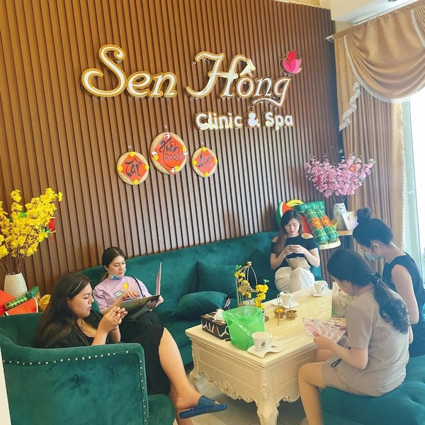 Sen Hồng Clinic - điều trị mụn Rạch Giá