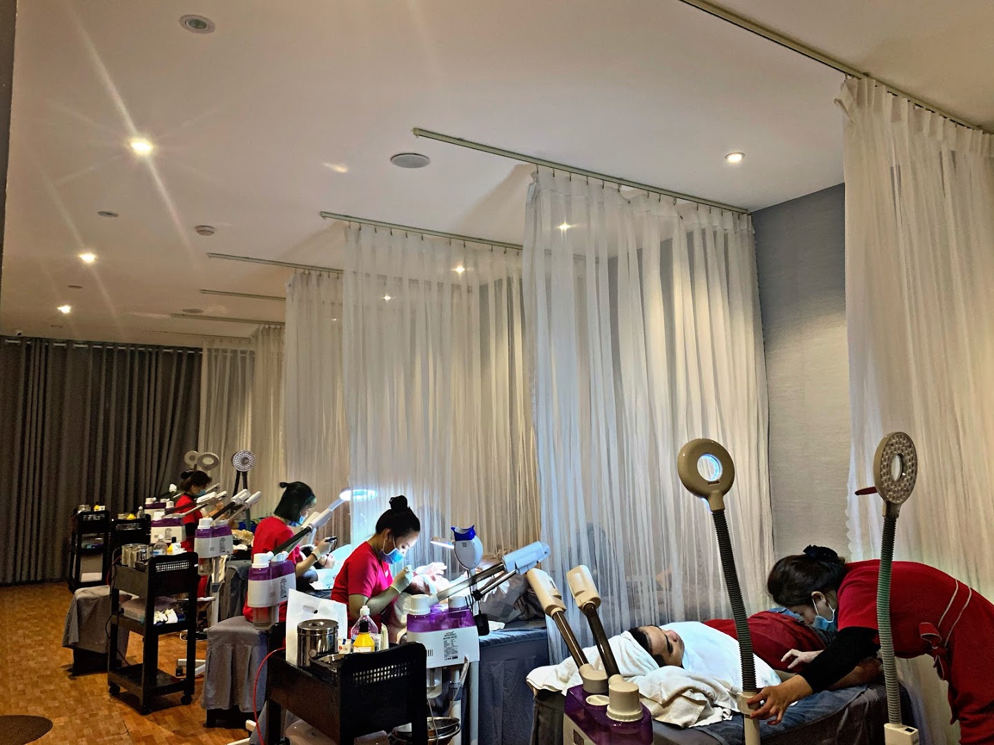 Chuyên gia da liễu khuyến nghị trị mụn Cần Thơ qua quy trình hiện đại với spa này đem lại sự cải thiện đáng kể cho làn da, trị mụn Cần Thơ.